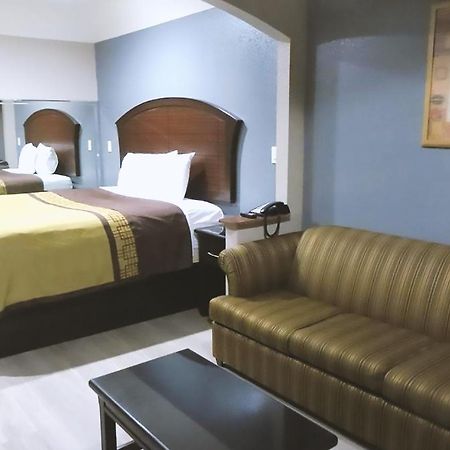 Blue Way Inn & Suites By Jasper Houston Bagian luar foto