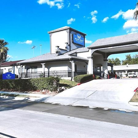 Blue Way Inn & Suites By Jasper Houston Bagian luar foto