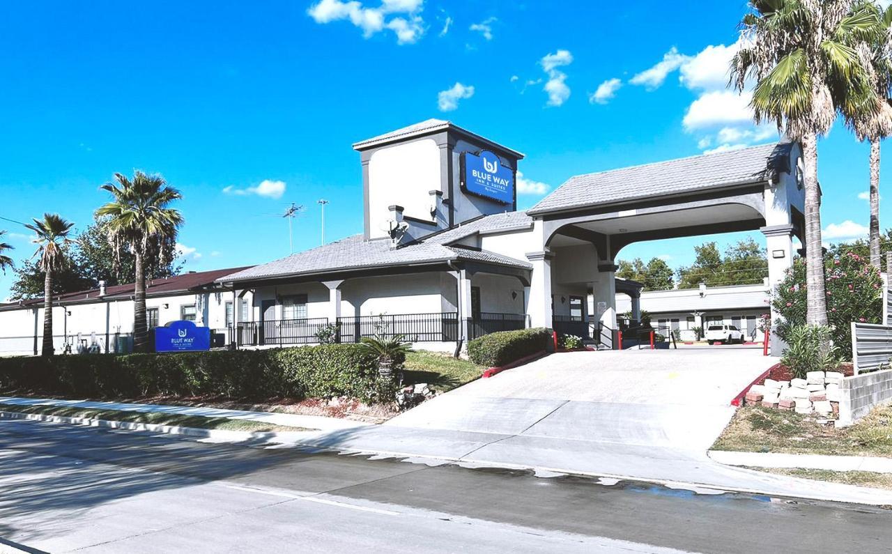 Blue Way Inn & Suites By Jasper Houston Bagian luar foto