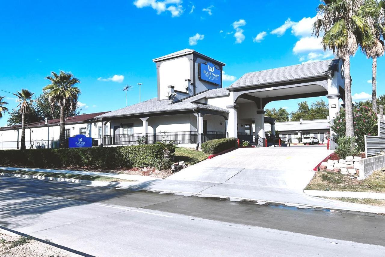Blue Way Inn & Suites By Jasper Houston Bagian luar foto